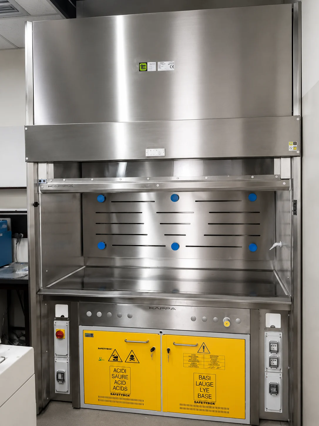 Cappa speciale in acciaio inox Cappa speciale in acciaio inox