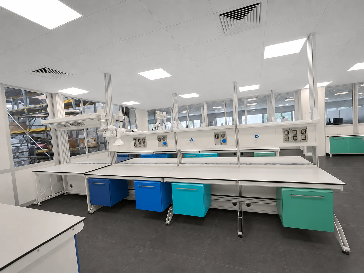 Centro di ricerca con laboratorio tecnico avanzato Centro di ricerca con laboratorio tecnico avanzato