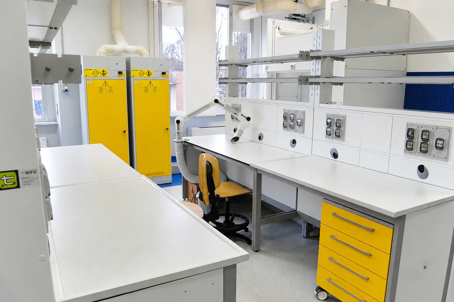 Università del Piemonte Orientale · armadi di sicurezza Università del Piemonte Orientale · armadi di sicurezza
